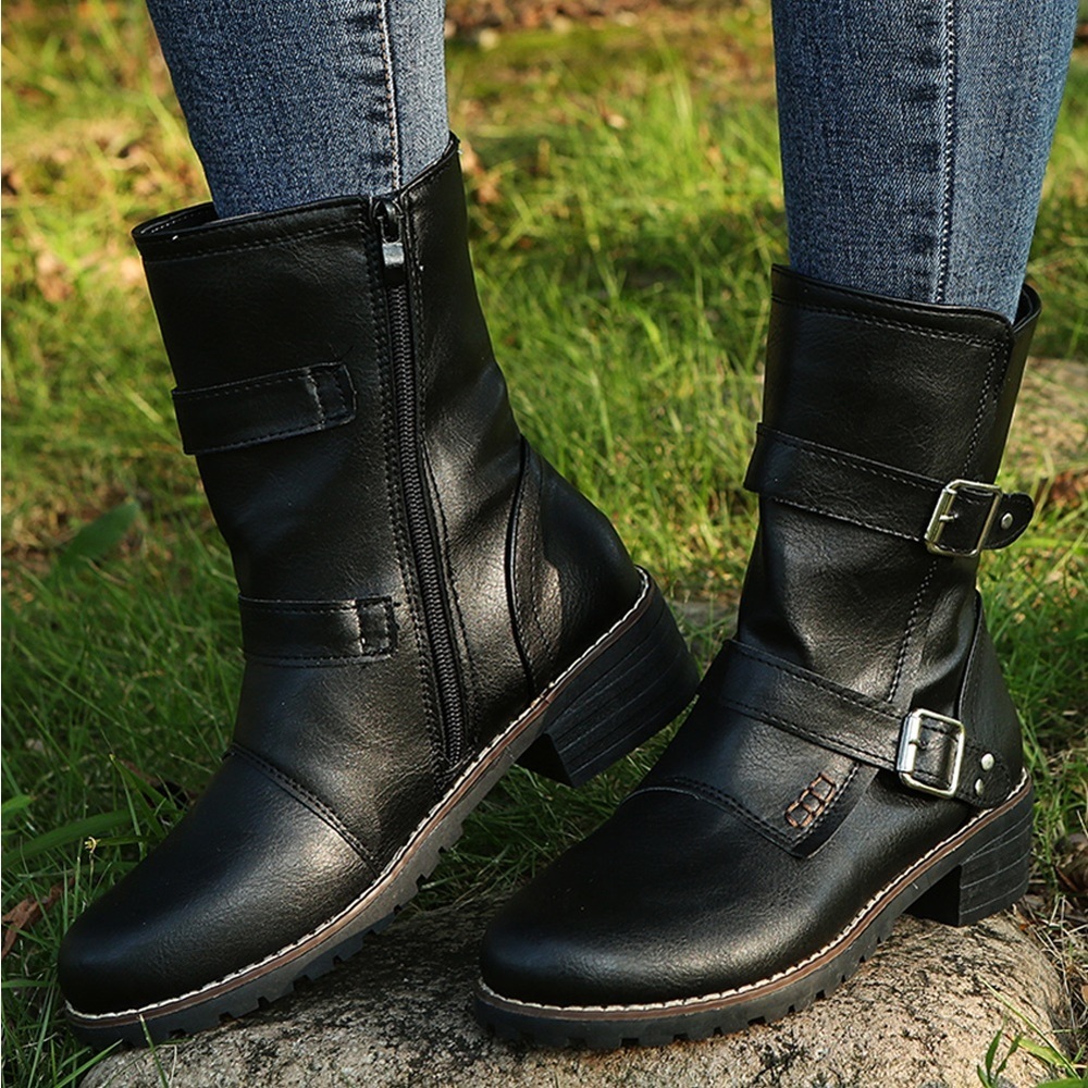 Black Double-Buckle Boot‎